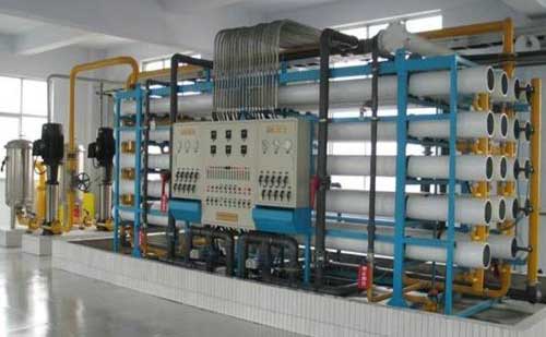 水廠(chǎng)反滲透純凈水設(shè)備的維修(圖) 水廠(chǎng)反滲透純凈水設(shè)備的維修(圖)
