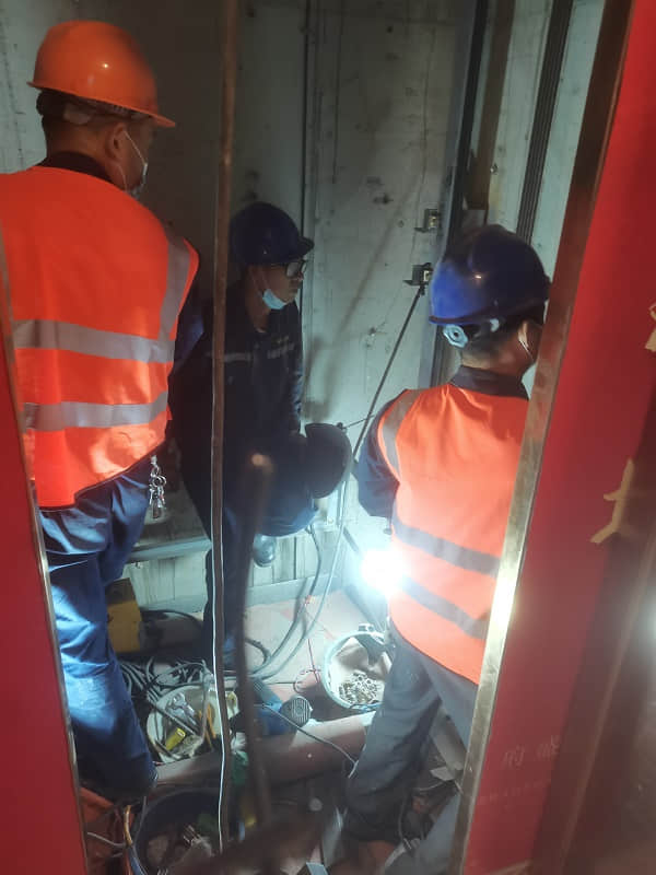 無機房電梯上下吵死了咋處理？